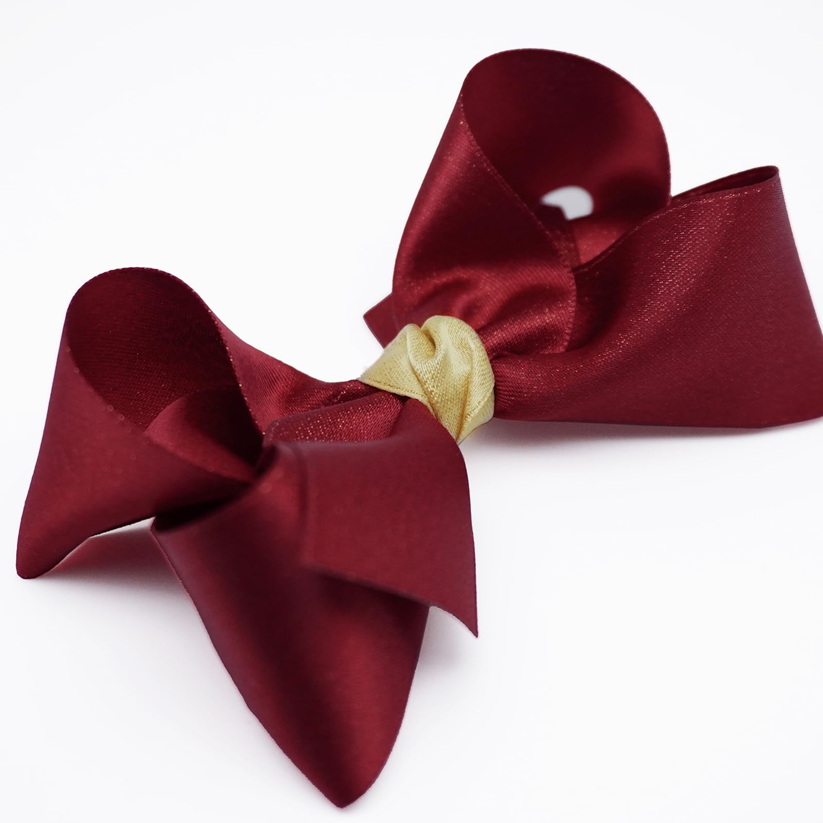 Bomboniere patterned bow designs add stylish, unique touches