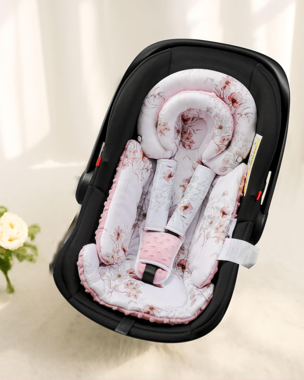 BOMOLOUR infant seat insert universal-fit design secures compatibility across brands.