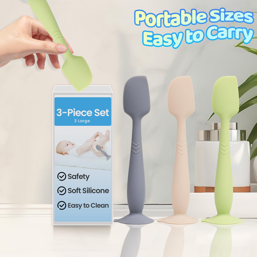 Bonison spatula set keeps hands clean while applying diaper cream.