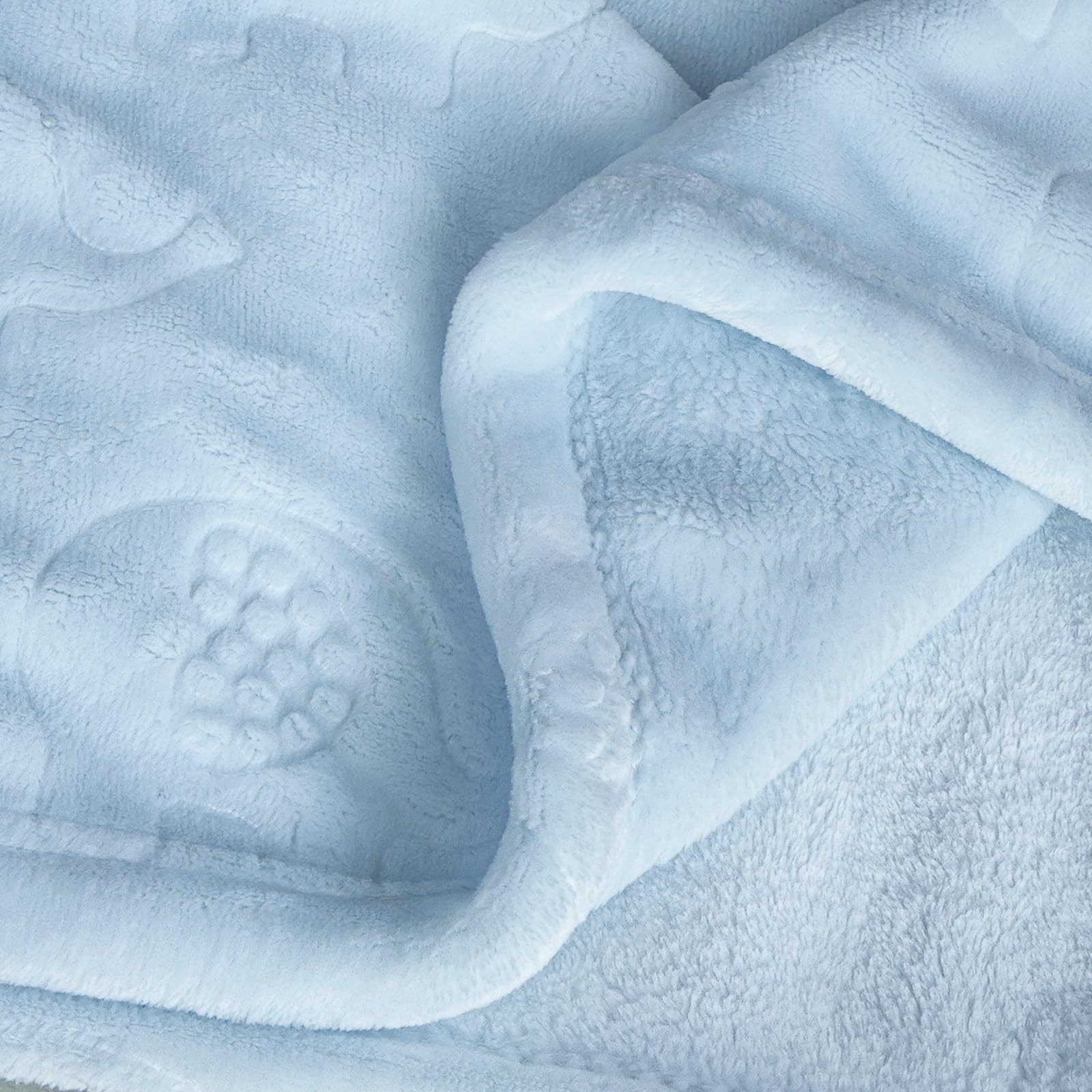 BORITAR baby blanket crib scene showing soft, secure comfort