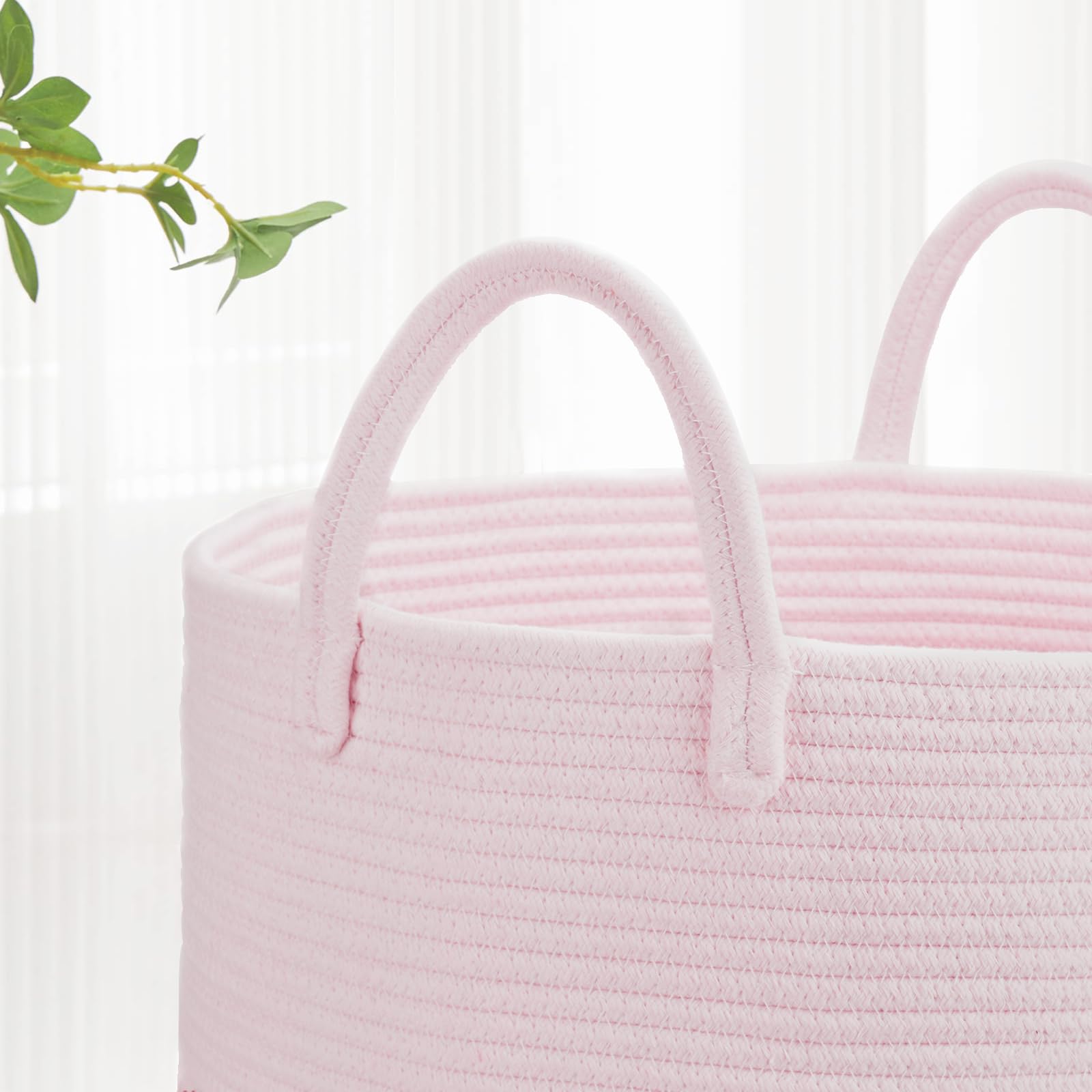 Bosroty toy basket-bin keeps kids’ play area tidy.