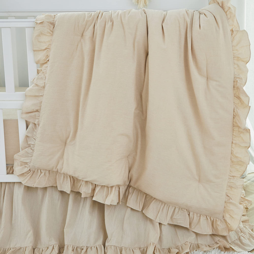 Brandream crib sheet close-up highlights durable fitted pocket for a snug fit.