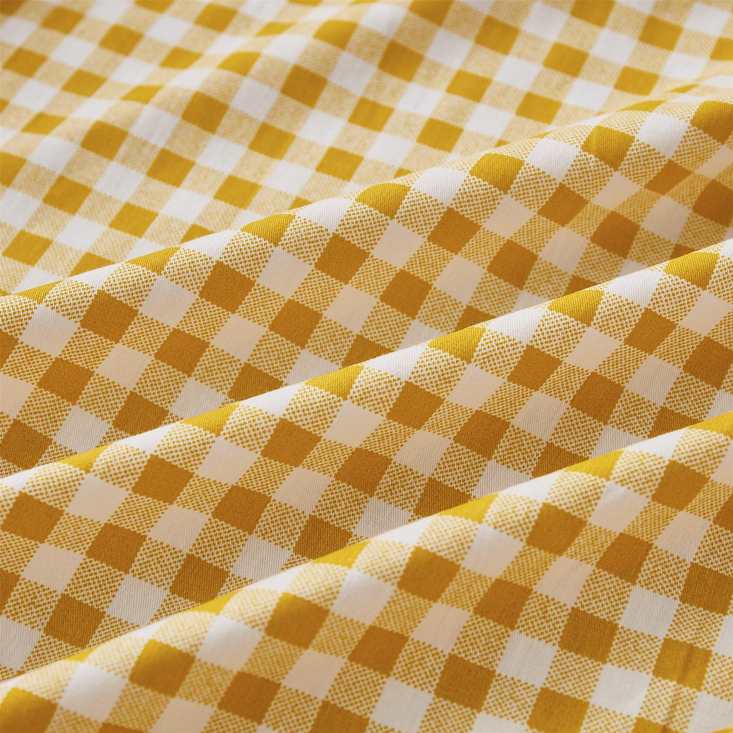 Brandream baby girl crib sheet in nursery setup, ready for easy changes.
