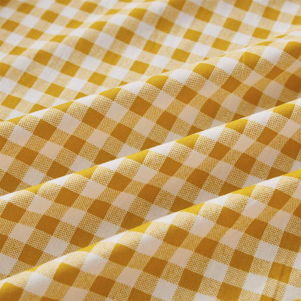 Brandream baby girl crib sheet in nursery setup, ready for easy changes.