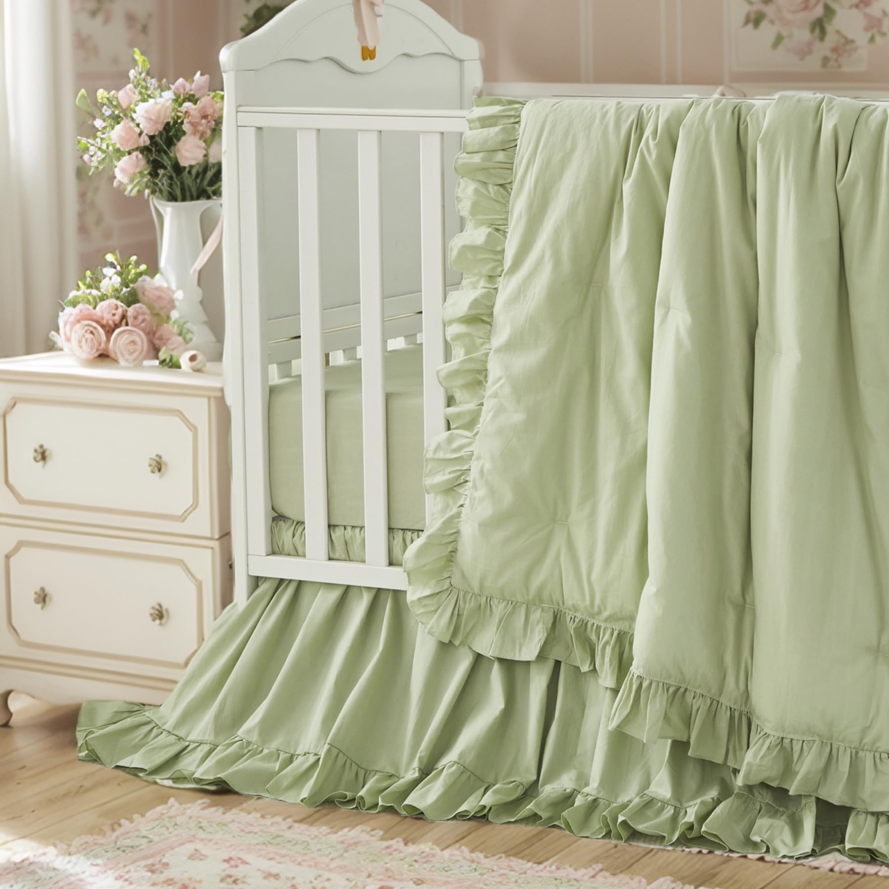 Brandream crib comforter closeup showing percale cotton texture for gentle warmth