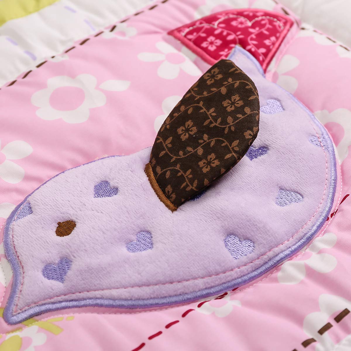 Brandream elastic-edge crib sheet ensures a snug fit on the mattress