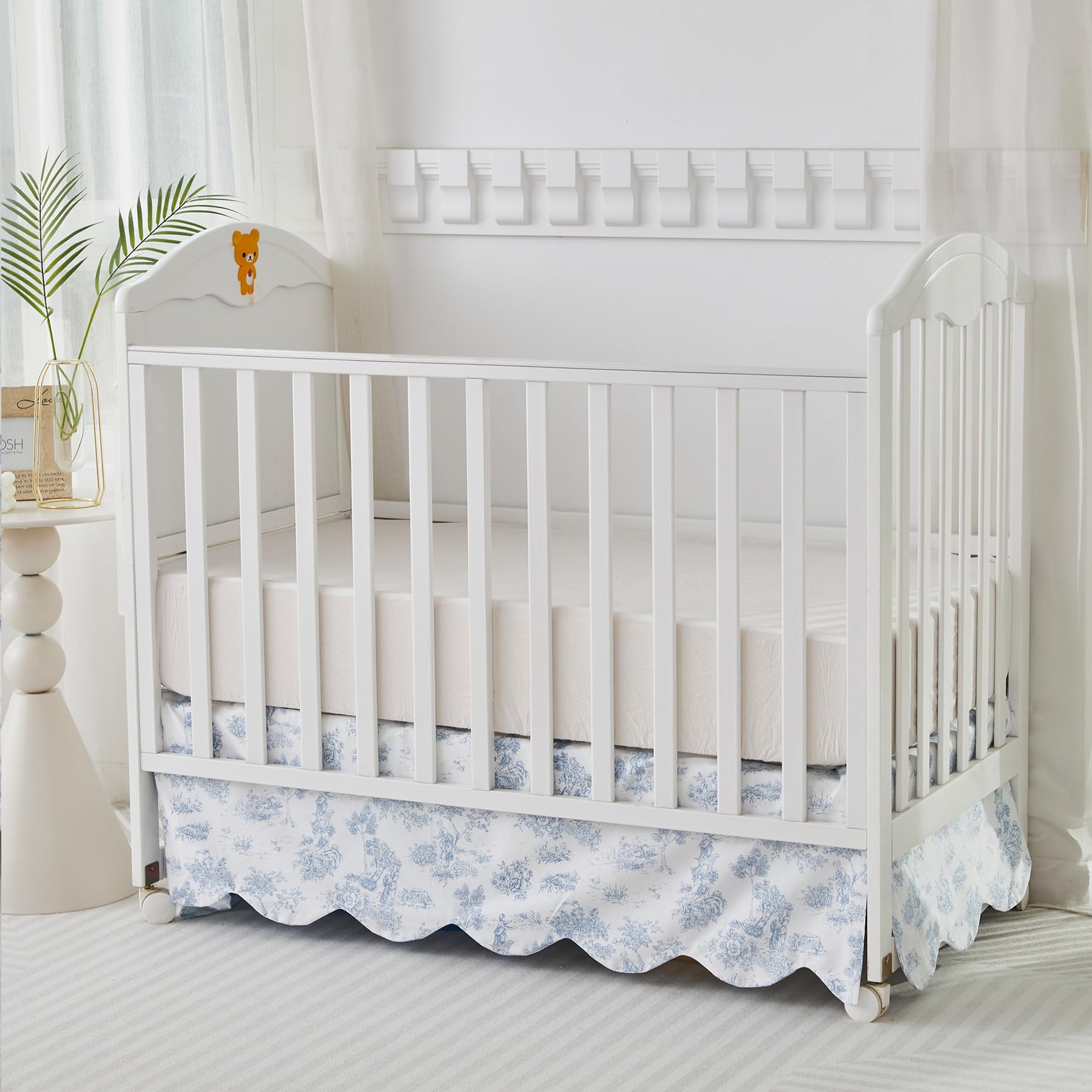 Brandream Easy-care fabric is machine washable for busy nurseries.