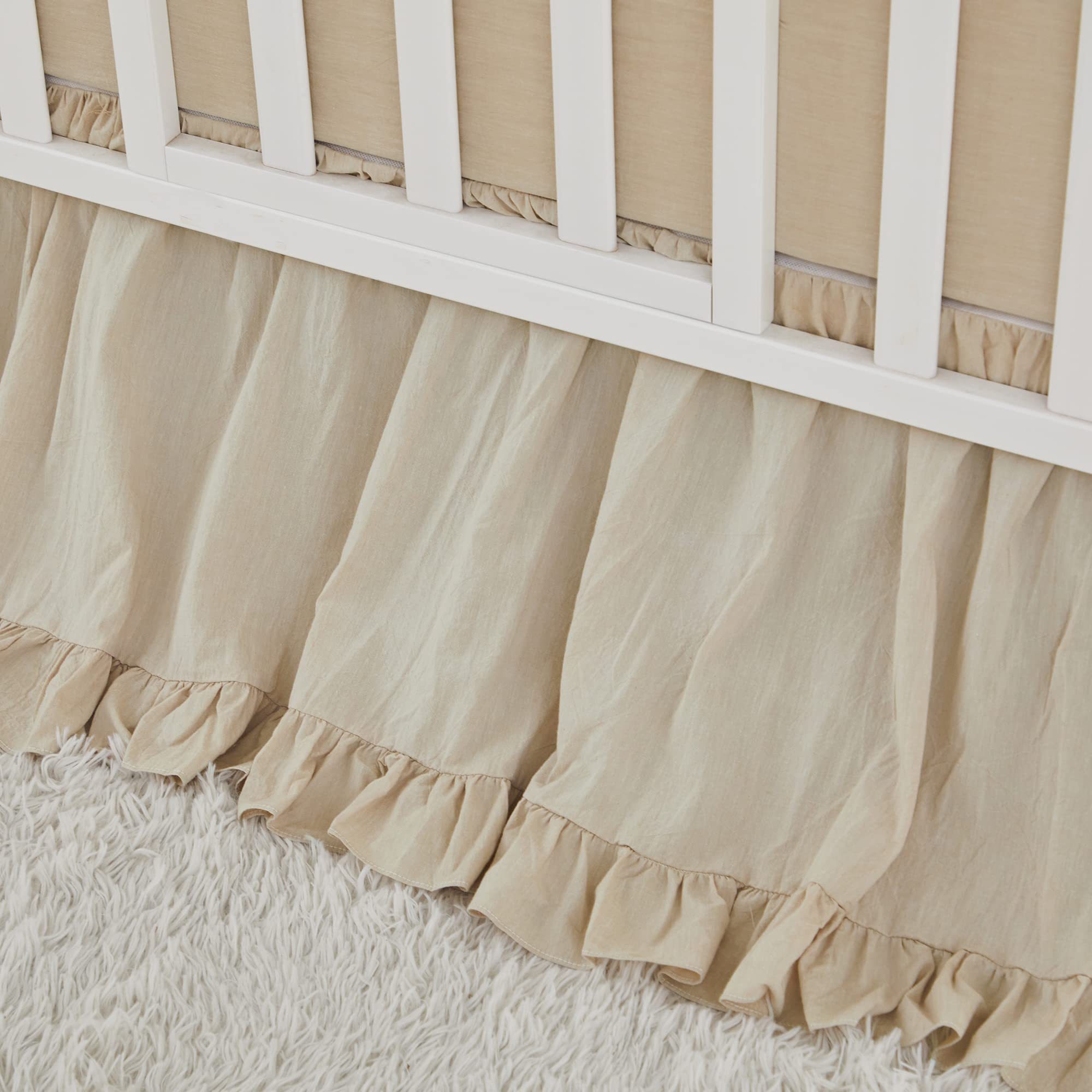 Brandream easy-care machine-washable bedding maintains softness after washes.