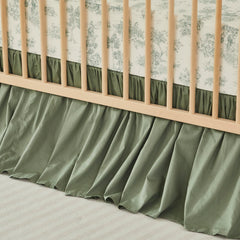Brandream elastic-edge crib sheet provides a snug, secure fit around the mattress.