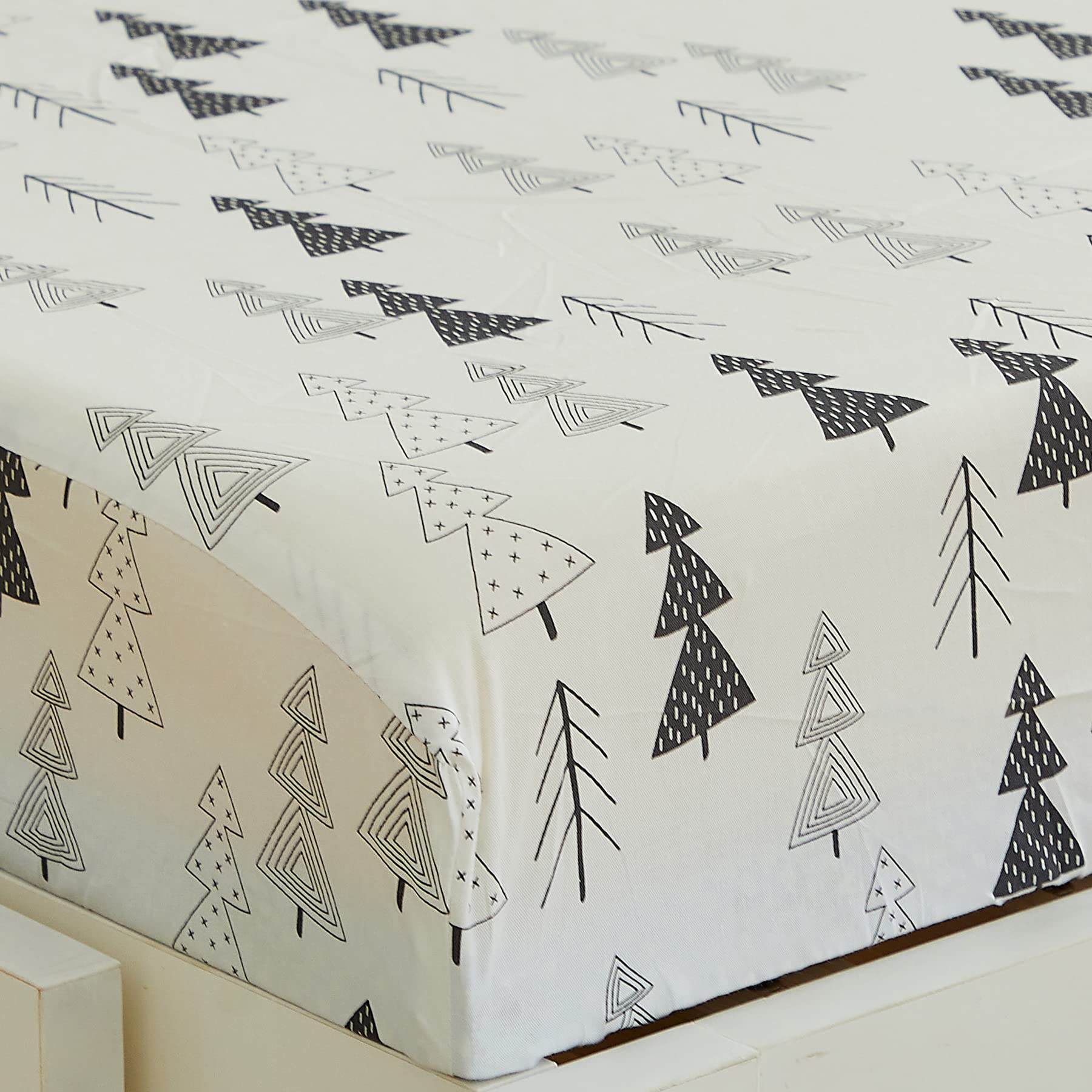 Brandream forest-arrow crib sheet with a snug, secure fit for standard cribs.