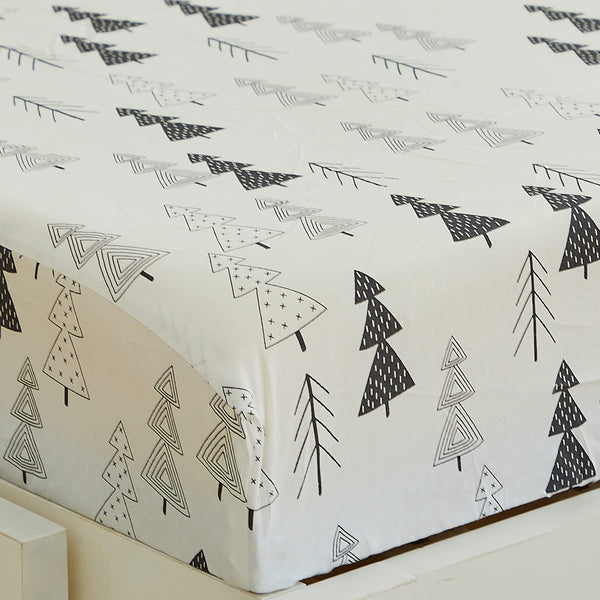 Brandream forest-arrow crib sheet with a snug, secure fit for standard cribs.