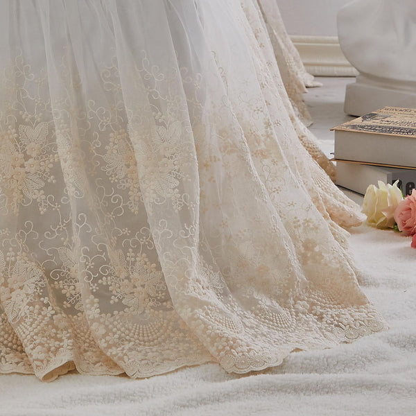 Brandream lace-edge crib skirt highlights delicate edge detail for cozy nursery ambiance.