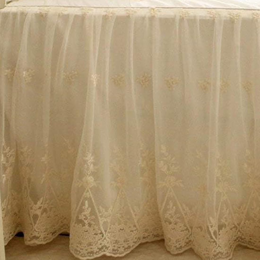 Brandream machine-washable crib skirt simplifies laundry days