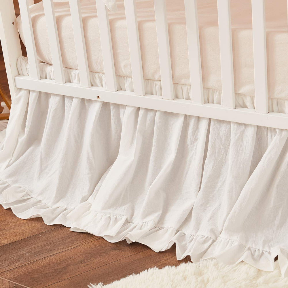 Brandream nursery decor look demonstrates farmhouse chic style for modern bedrooms