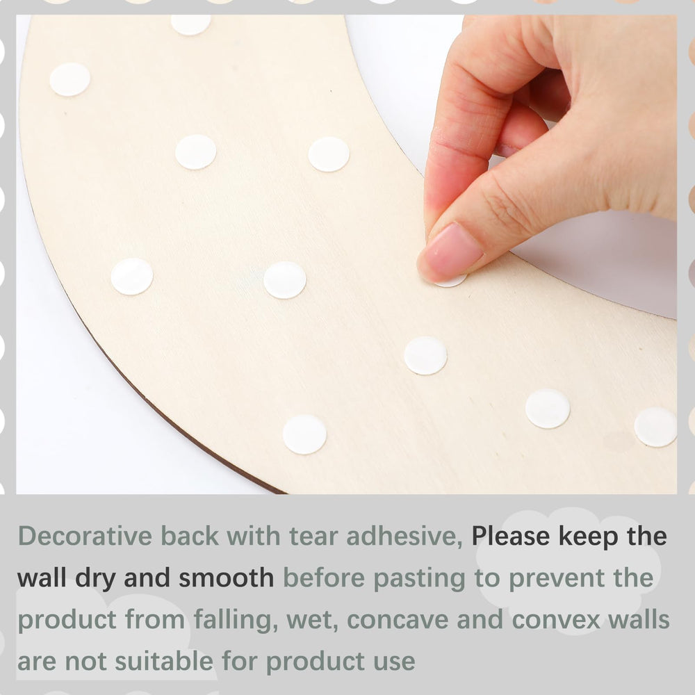 Briwooody Medium star complements ceiling decor and shelves