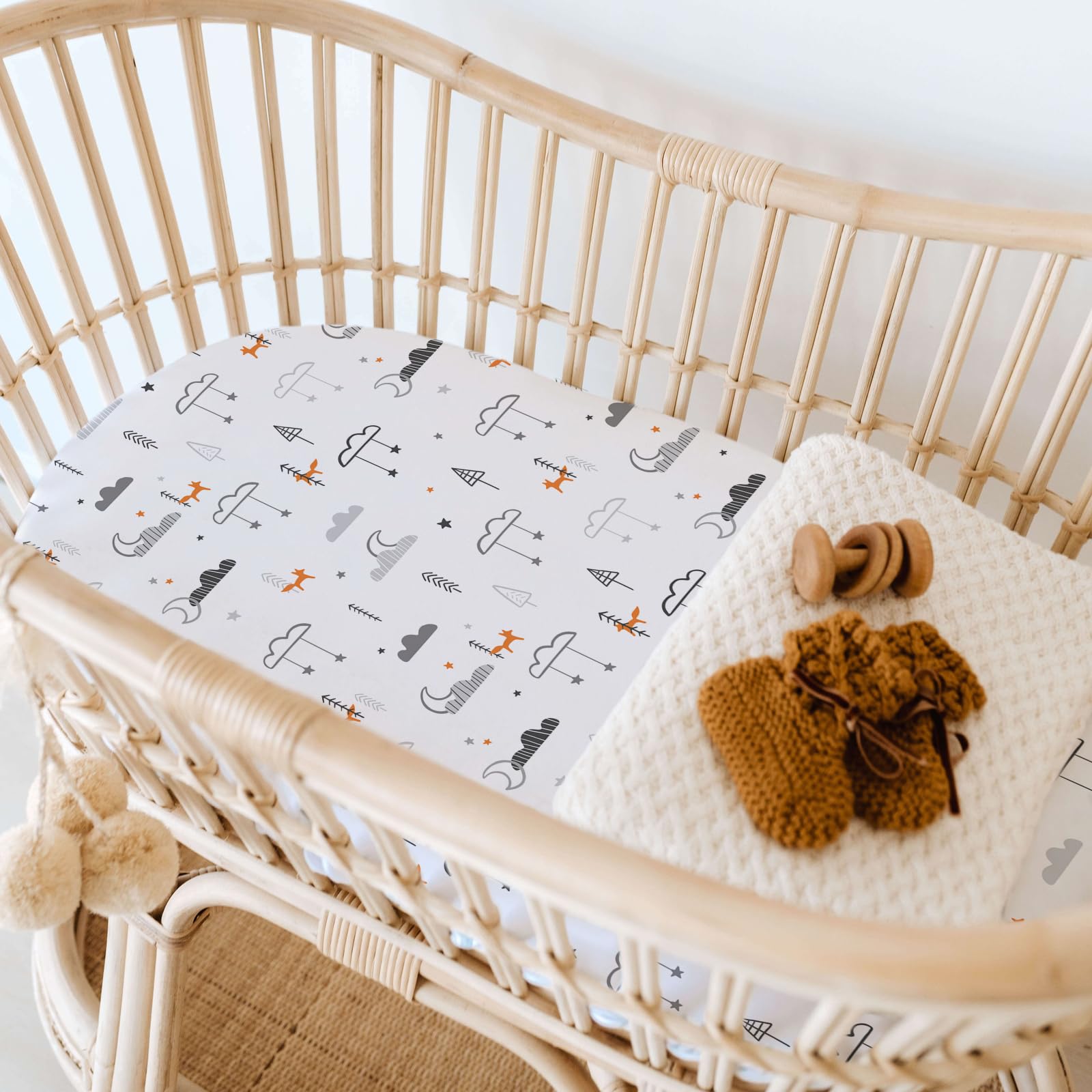 BROLEX breathable fabric bassinet sheets; temperature-friendly for year-round comfort.