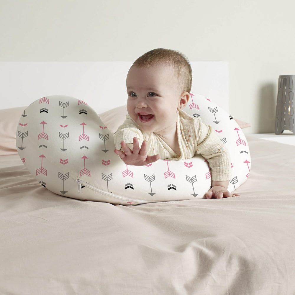 BROLEX gender-neutral baby cover suits all newborns during feeds.