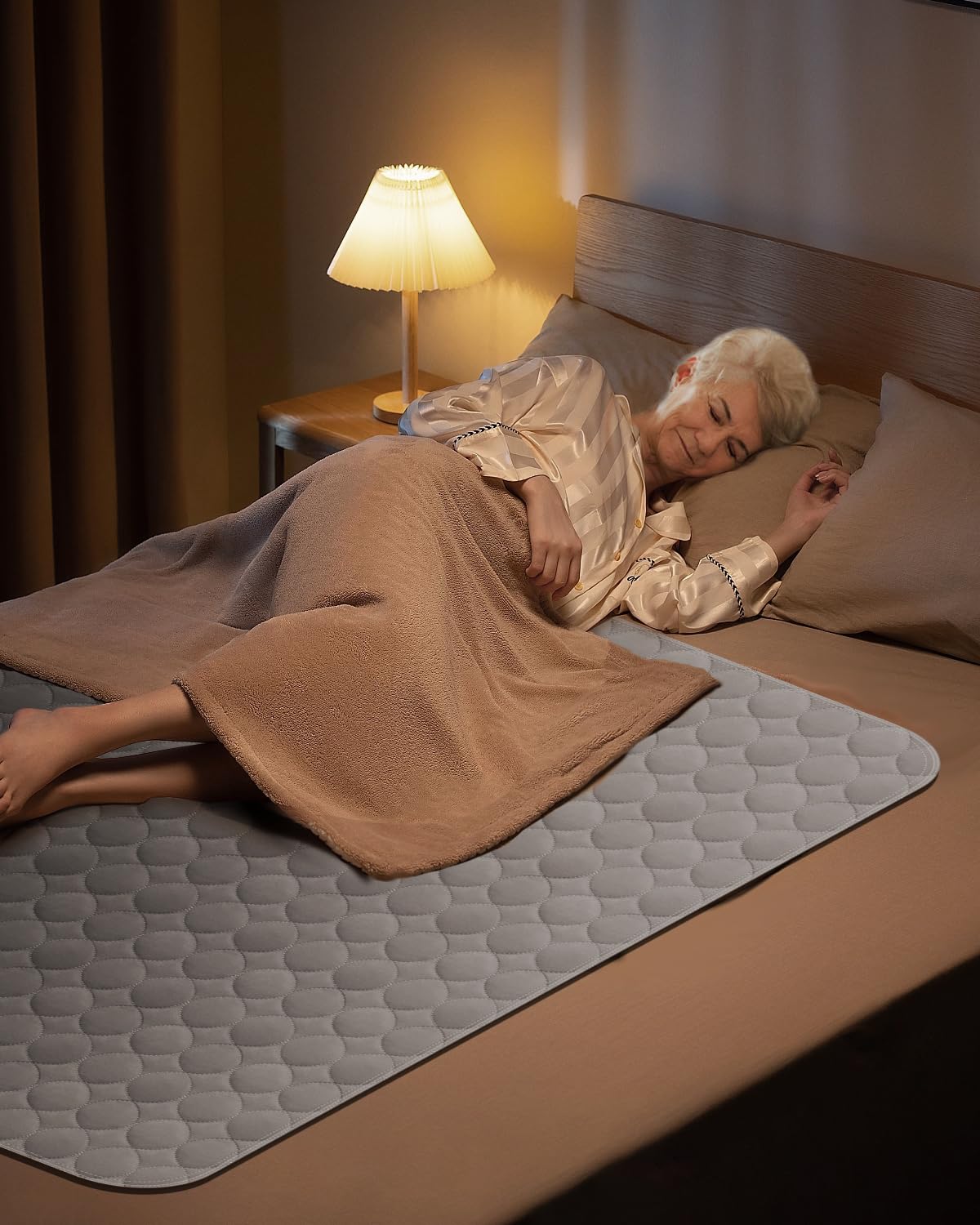 Brosive underpad for caregivers blends softness with durable practicality.
