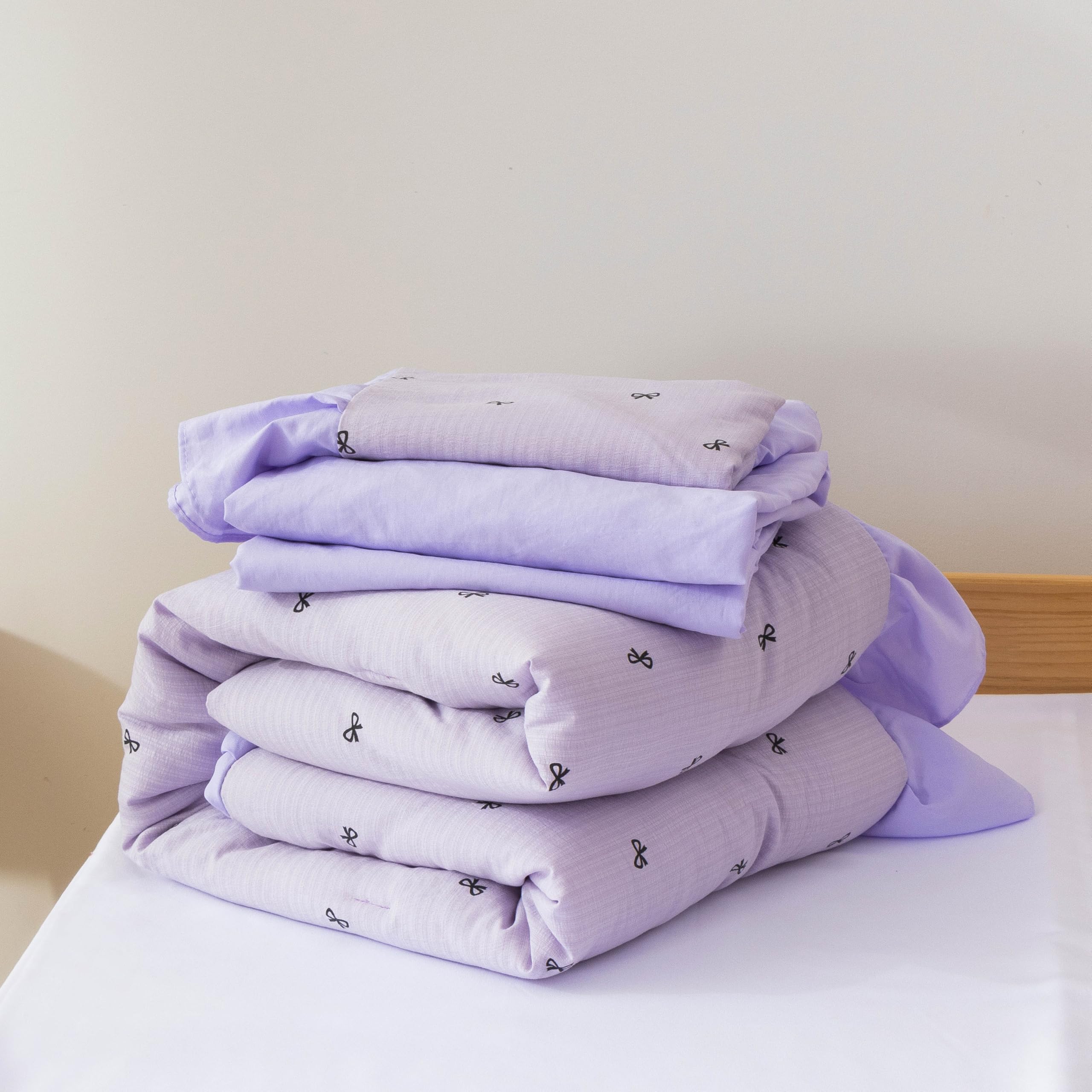 Btargot toddler ruffle bedding room setup demonstrates cheerful sleep space.