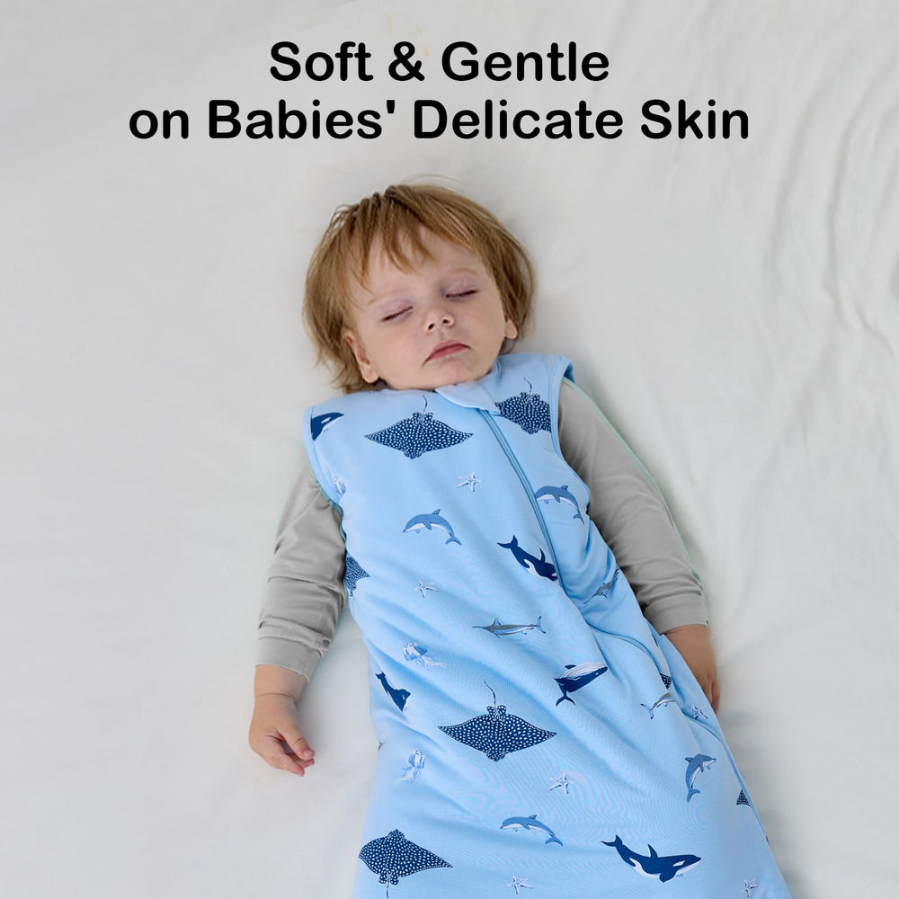 BubblePanda sleep sack with roomy leg space supports a frog-leg position.