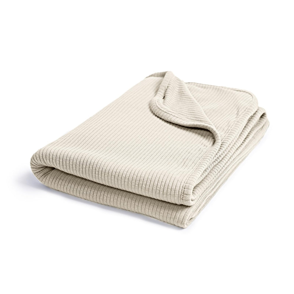 BubblePanda ultra-soft bamboo blanket texture provides gentle skin comfort for newborns.