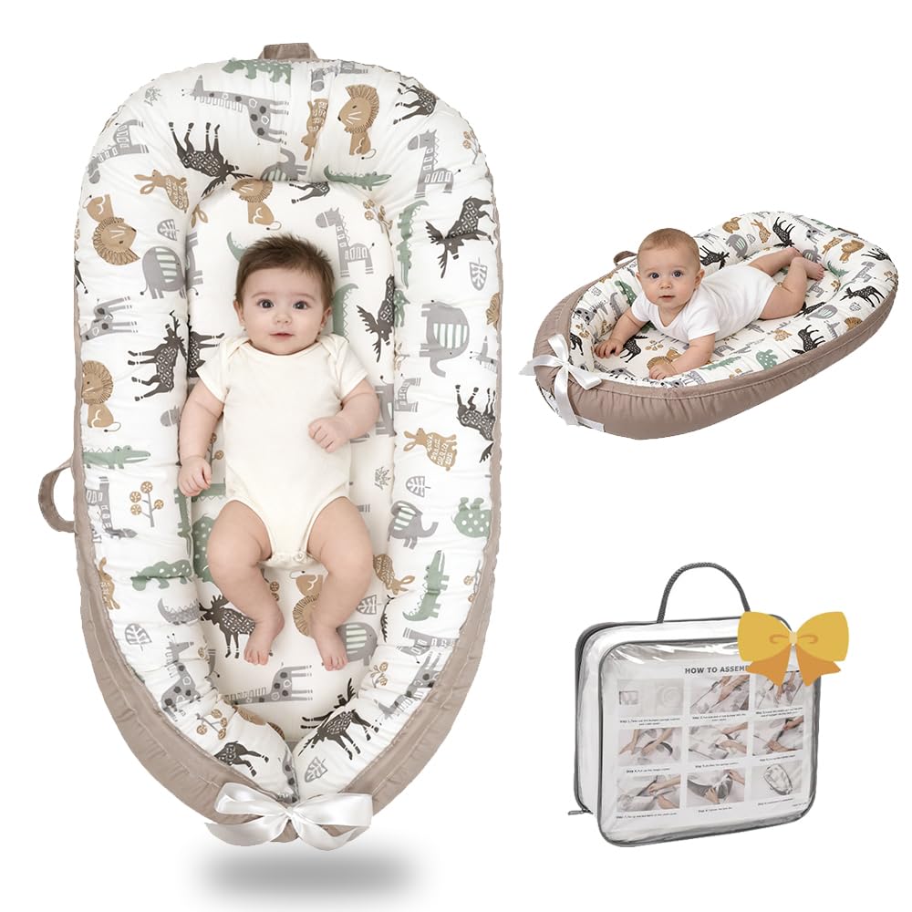 Bubbyhuts baby lounger in breathable organic cotton for cozy daytime lounging.