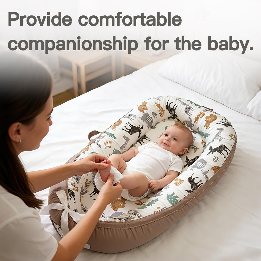 Double-sided cover on Bubbyhuts Triangle lounger offers versatile styles.