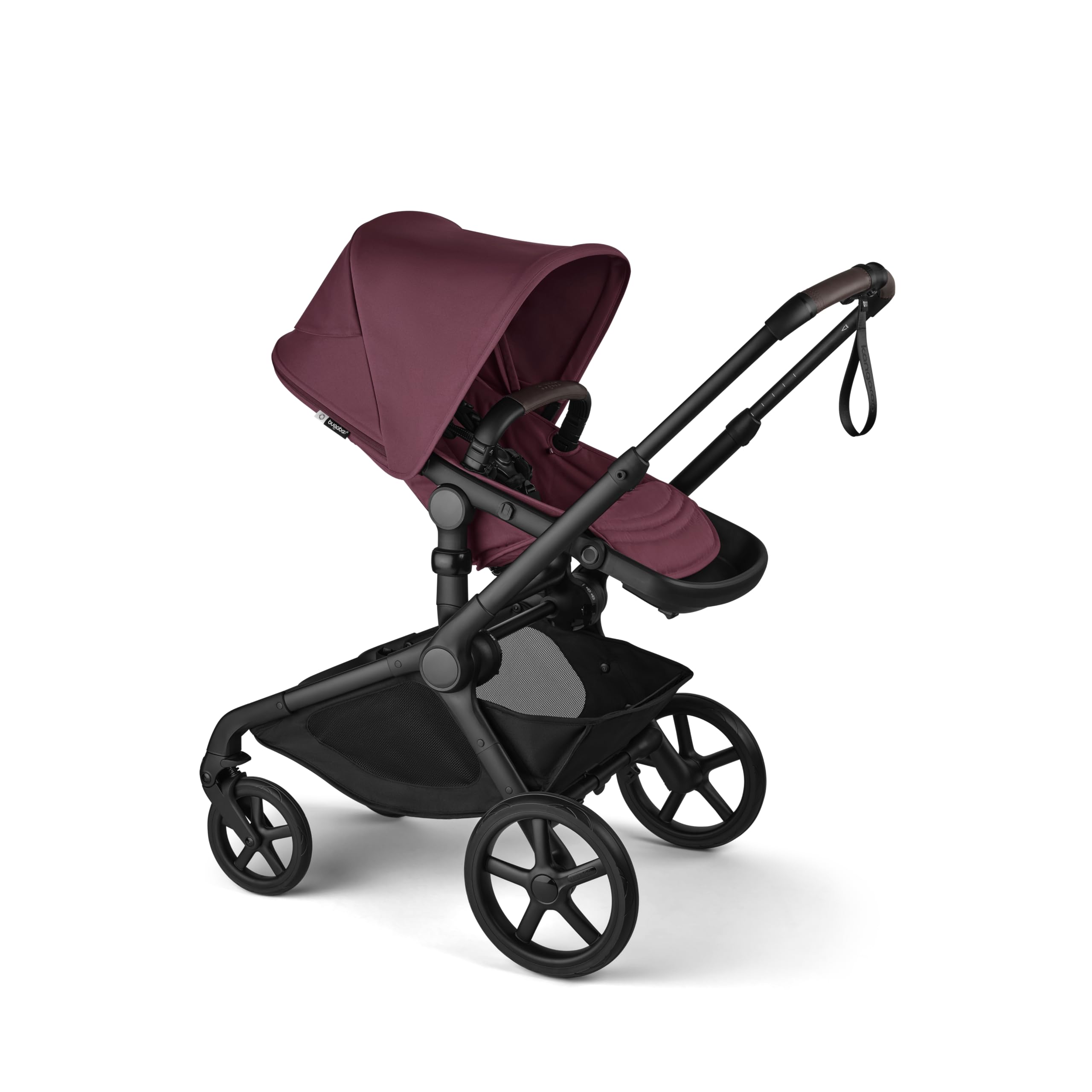 Bugaboo Kangaroo all-terrain wheels enable smooth rides on varied surfaces.