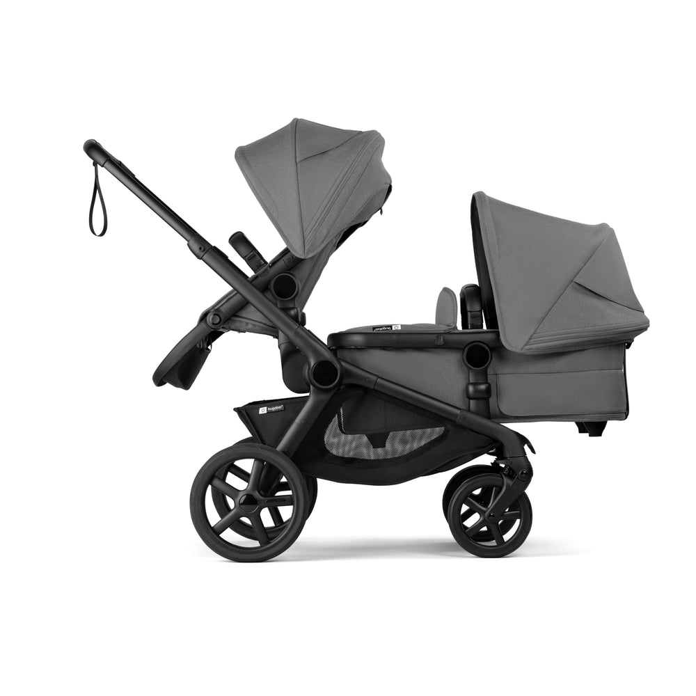 Bugaboo Kangaroo Moon Grey seat footrest offers three-position support to keep toddlers comfy on long rides