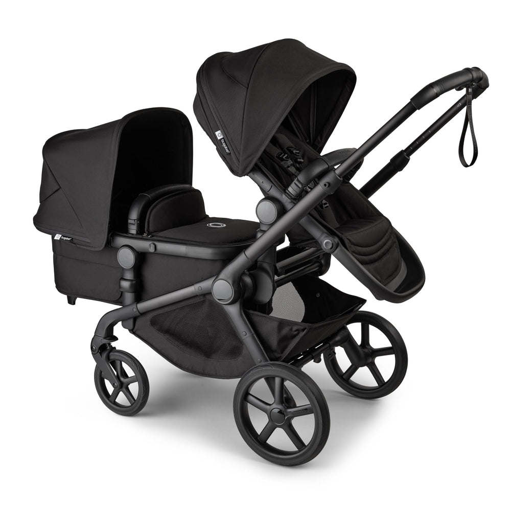 Bugaboo Kangaroo reversible seat allows facing you or the world.