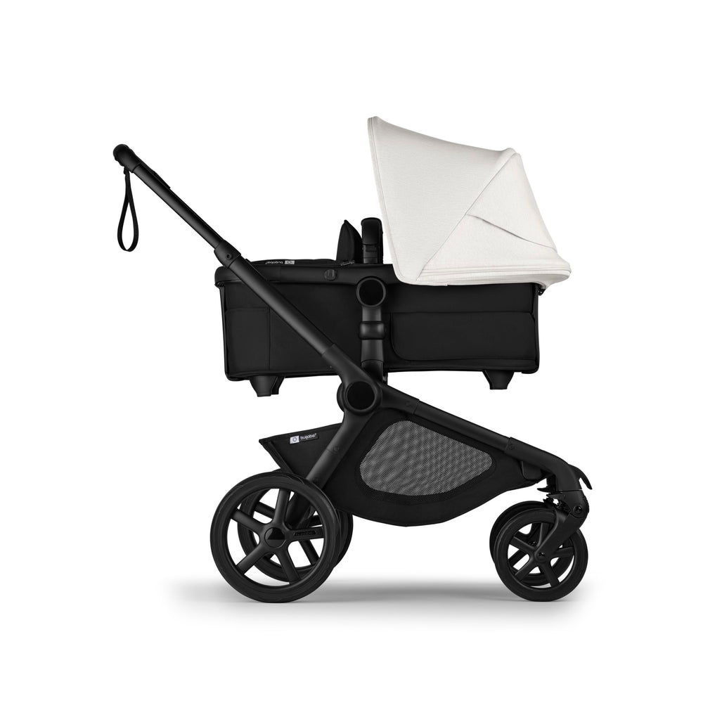 Bugaboo Kangaroo terrain-ready design supports family adventures.