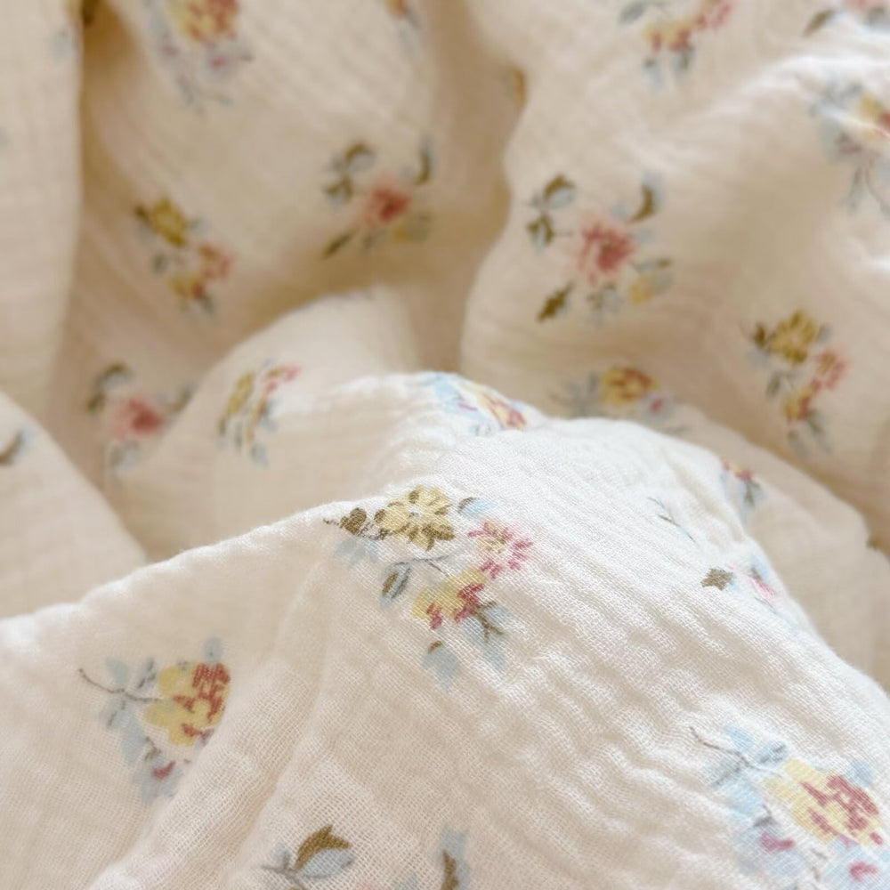 BuLuTu baby blanket is easy to care and machine washable.