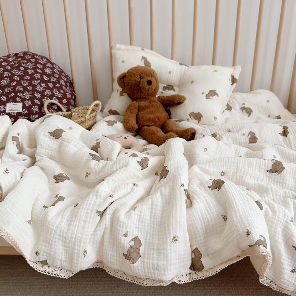 BuLuTu bear and bee pattern adds cheerful charm to the nursery.