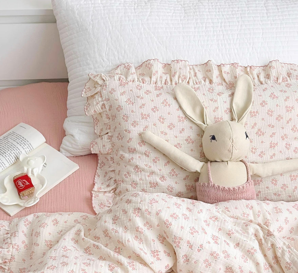 BuLuTu bears and rabbits pattern pillowcase adds playful charm.