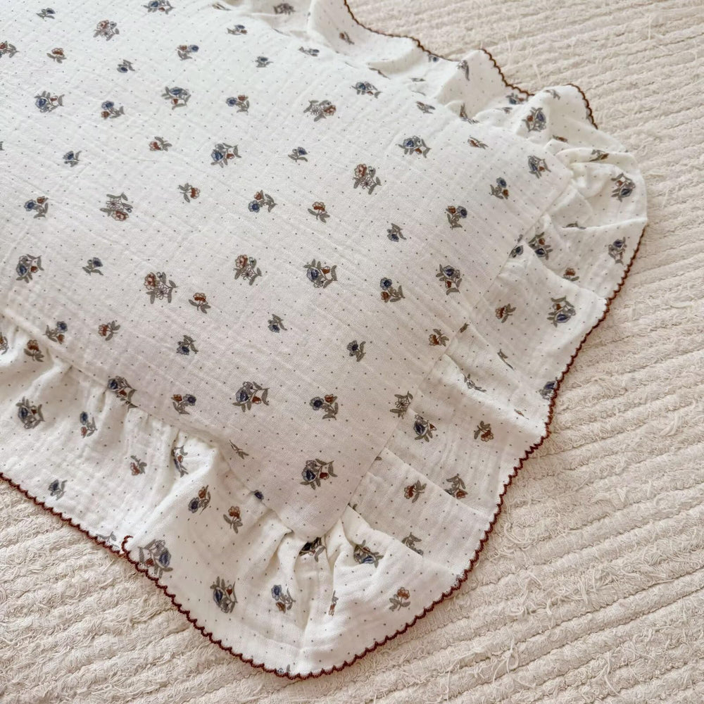 BuLuTu breathable muslin pillowcase keeps little heads cool and comfy.