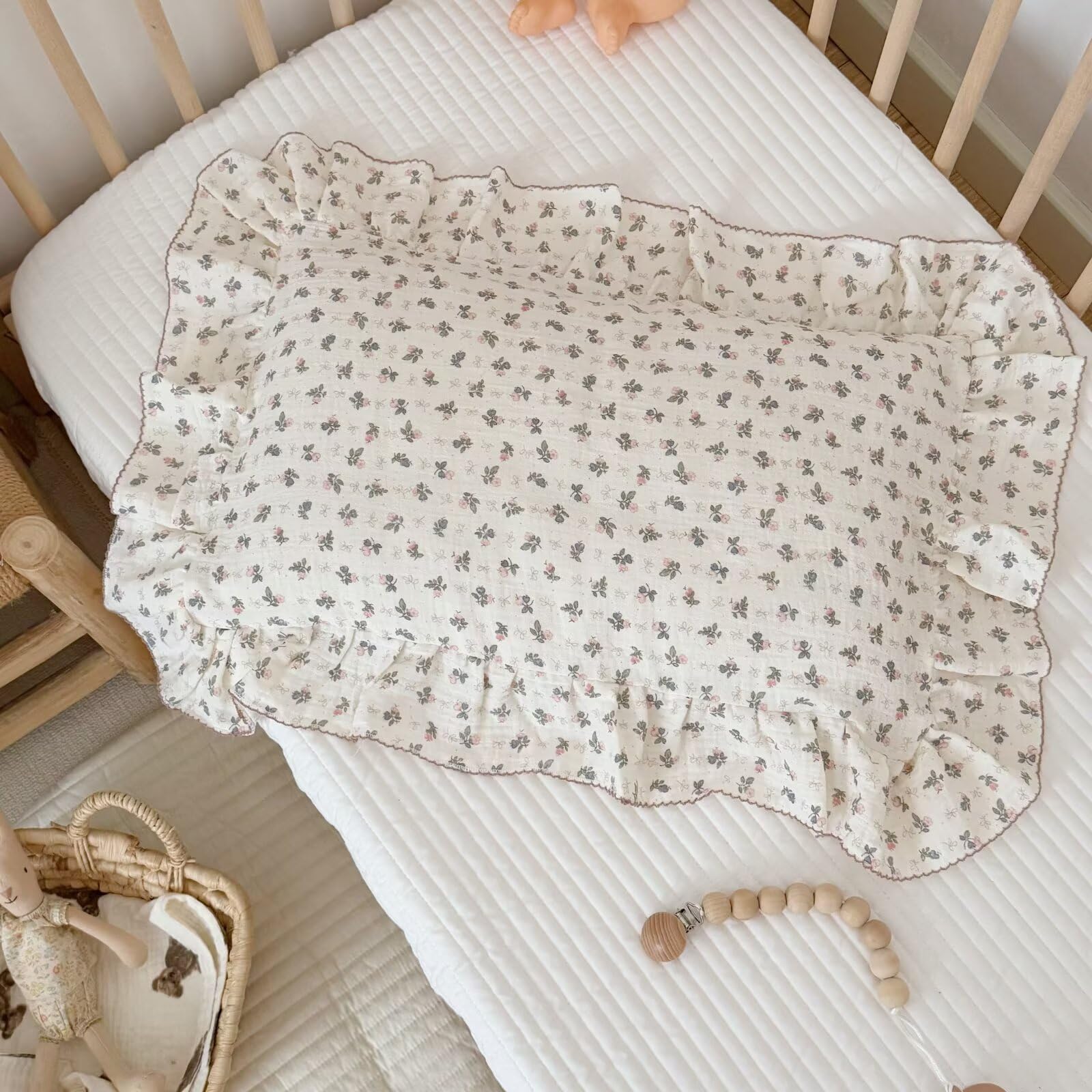 BuLuTu chic bellflower pillowcase in pink with smooth muslin for crib sleep.