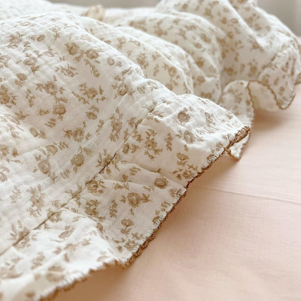 BuLuTu close-up fabric shows soft texture and breathable weave.