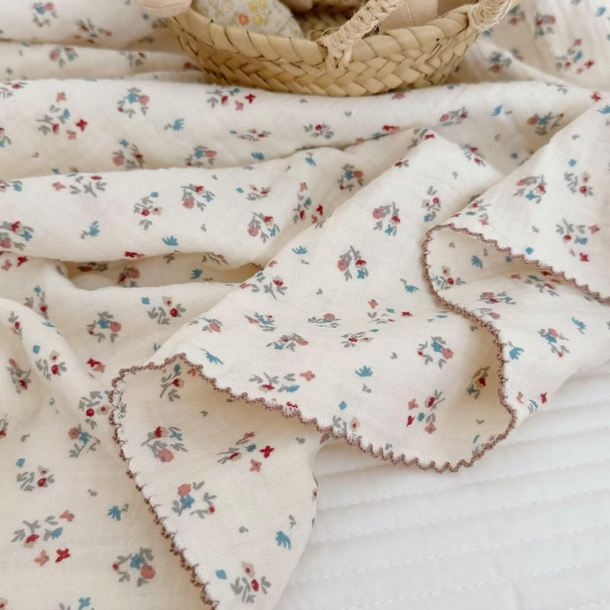 BuLuTu cotton muslin blanket ready for nap-time comfort with breathable four-layer gauze