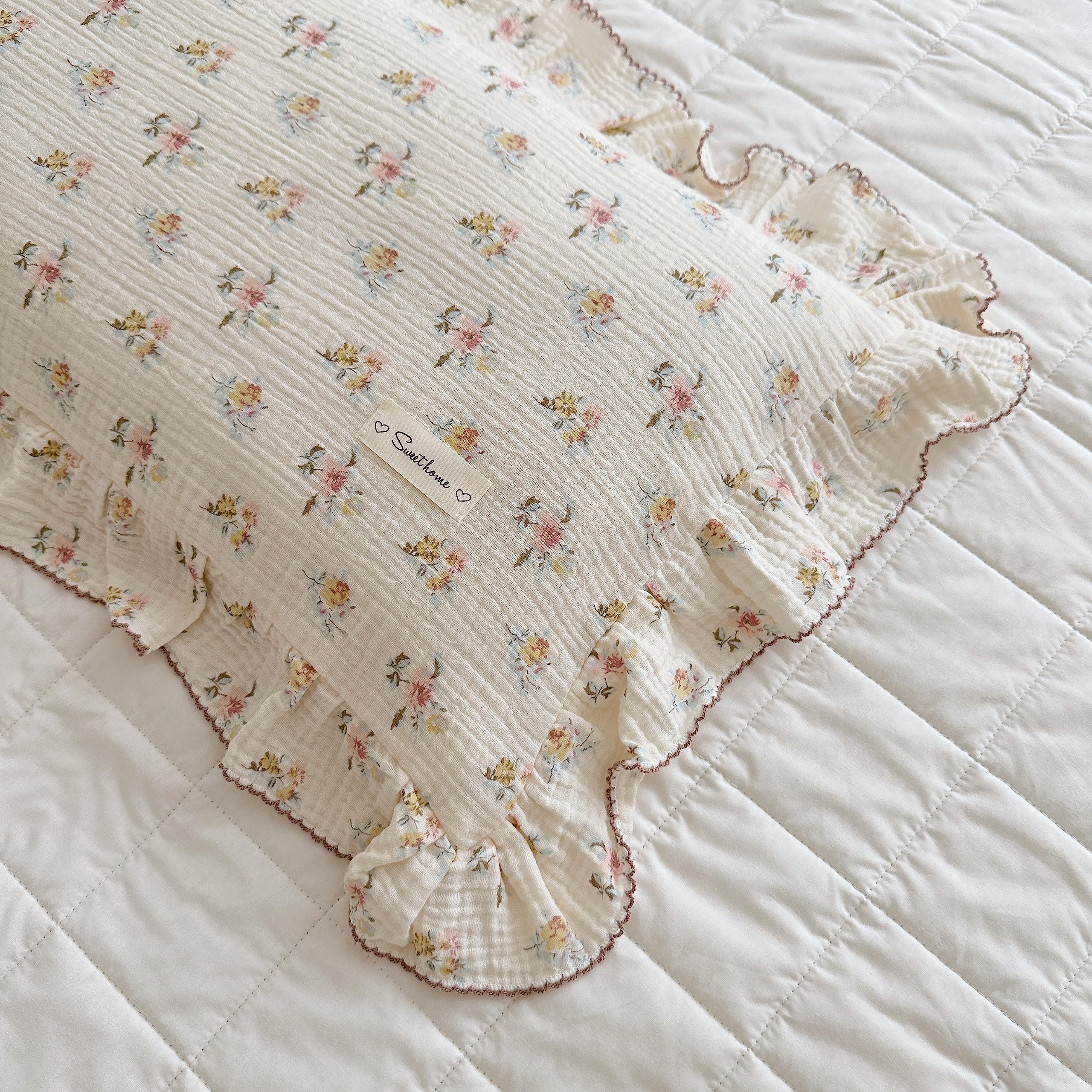 BuLuTu crib to toddler bed pillowcase fits standard sizes securely.