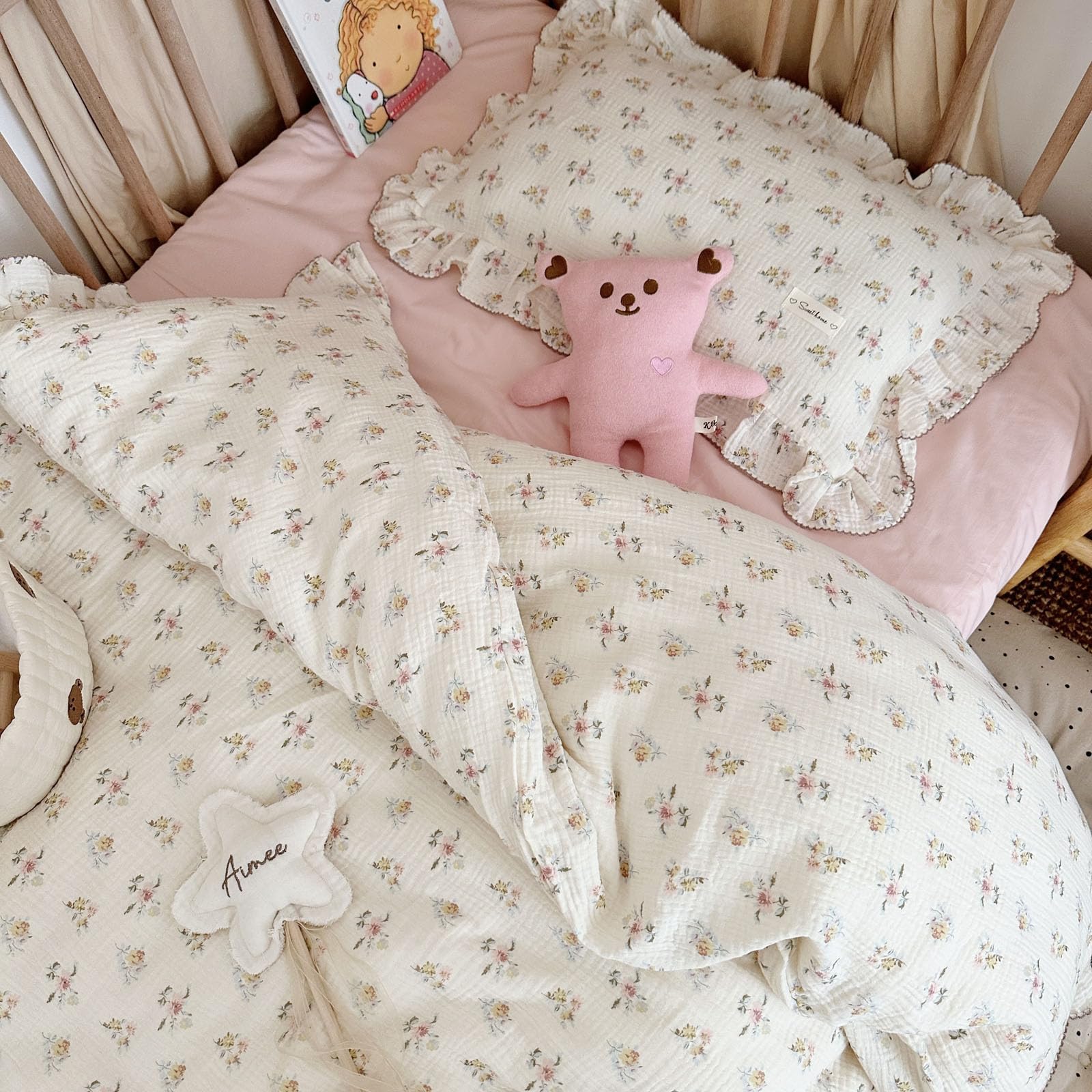 BuLuTu enveloping-closure pillowcase keeps pillows secure during sleep.