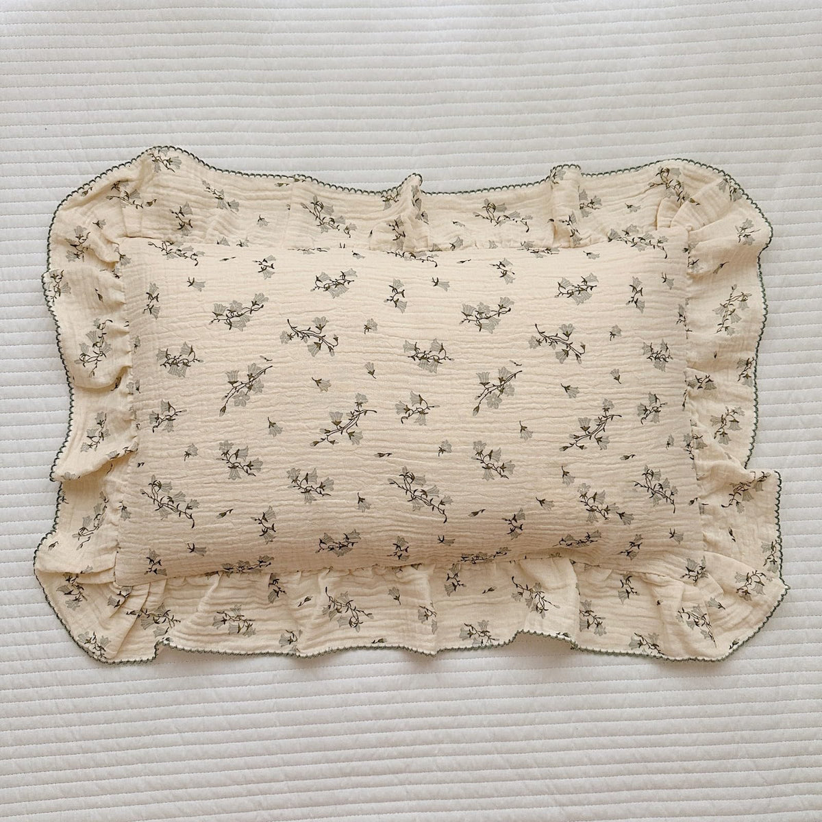 BuLuTu cotton muslin toddler pillowcase for breathable comfort during sleep and travel.
