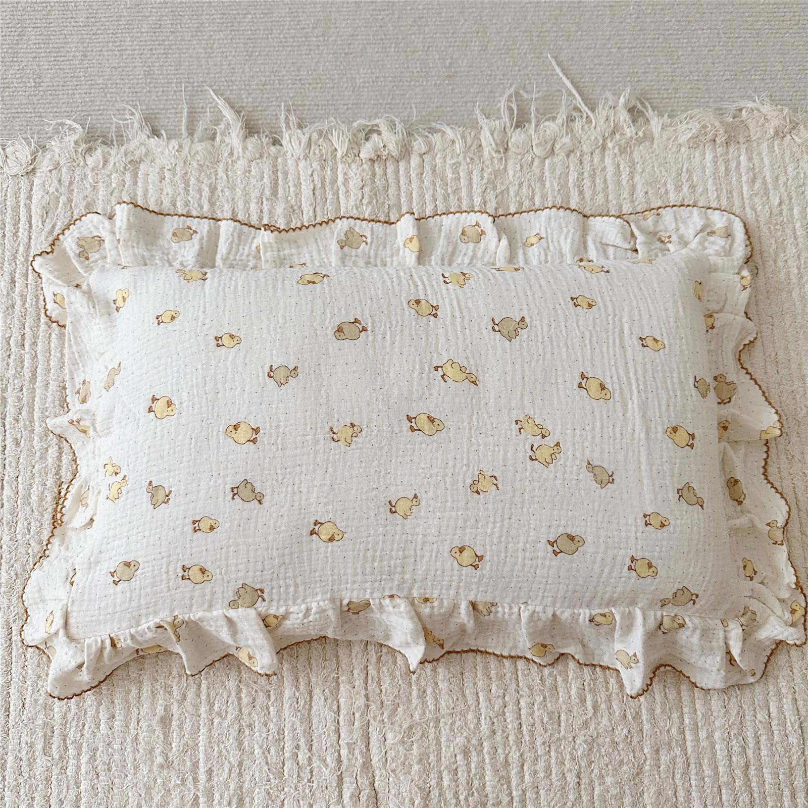 BuLuTu duck-pattern toddler pillowcase adds playful charm for bedtime comfort.