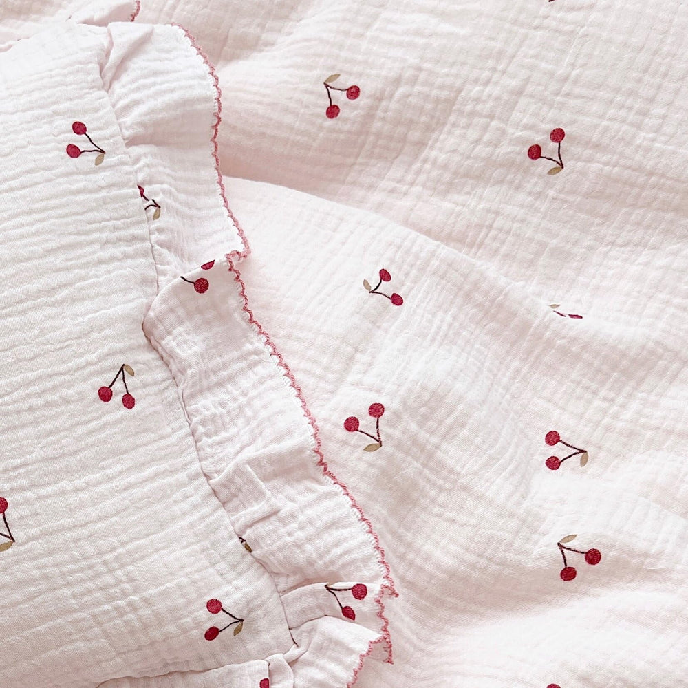 BuLuTu durable nursery pillowcase withstands repeated washing while keeping colors vibrant.