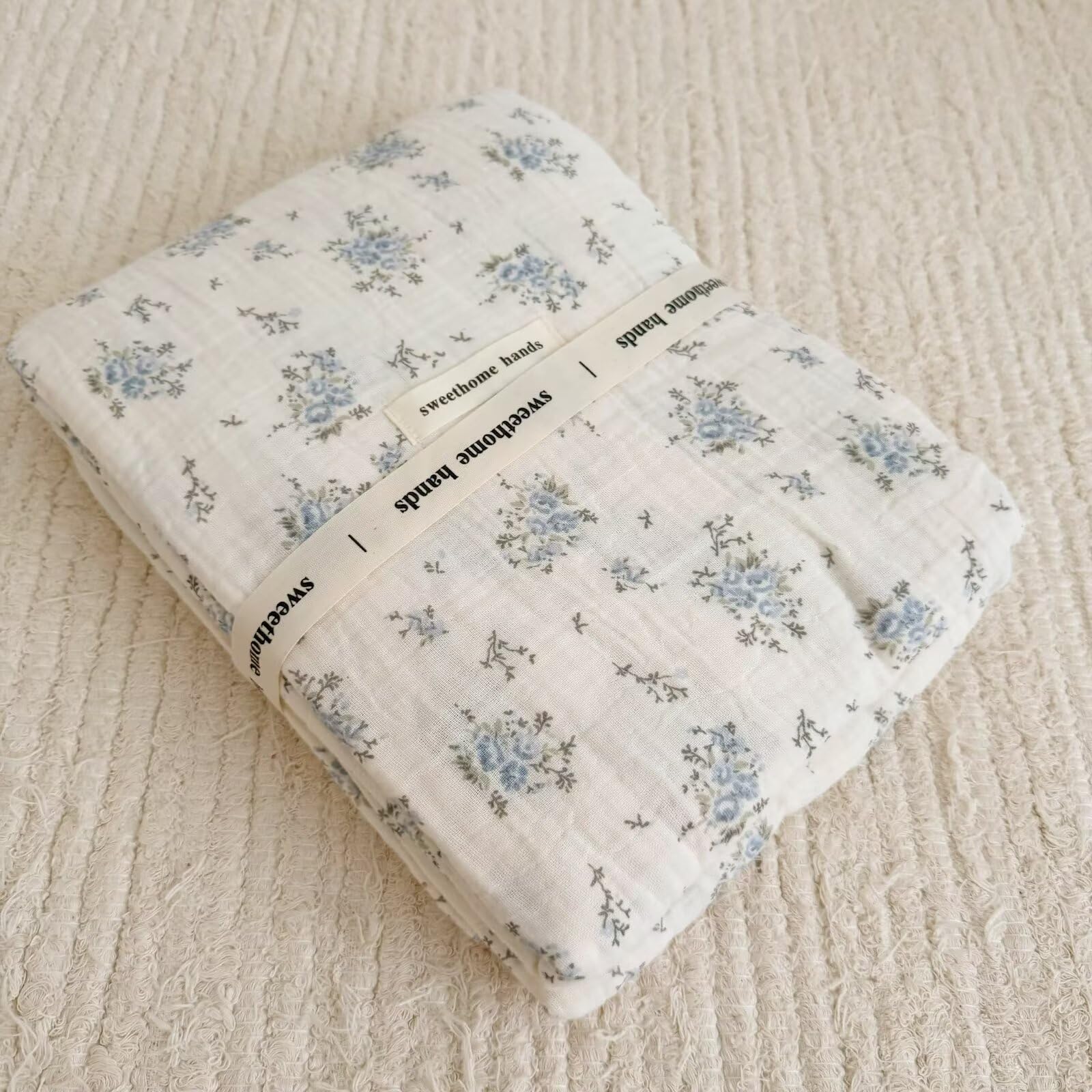 BuLuTu easy-care muslin blanket resists shrinking with gentle washing.
