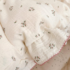BuLuTu envelope closure detail showing easy pillow insert and clean finish