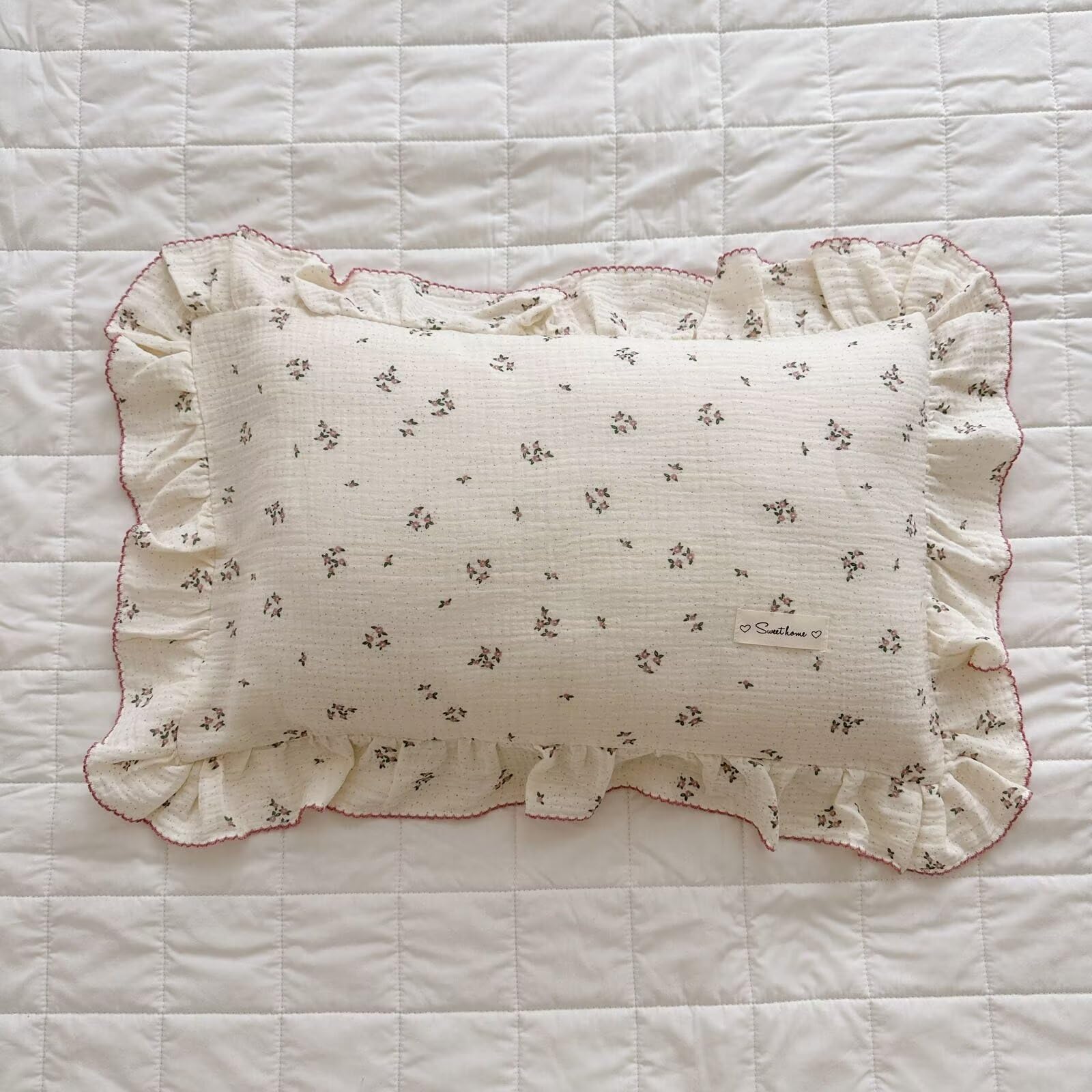 BuLuTu envelope-closure pillowcase keeps insert secure and safe.