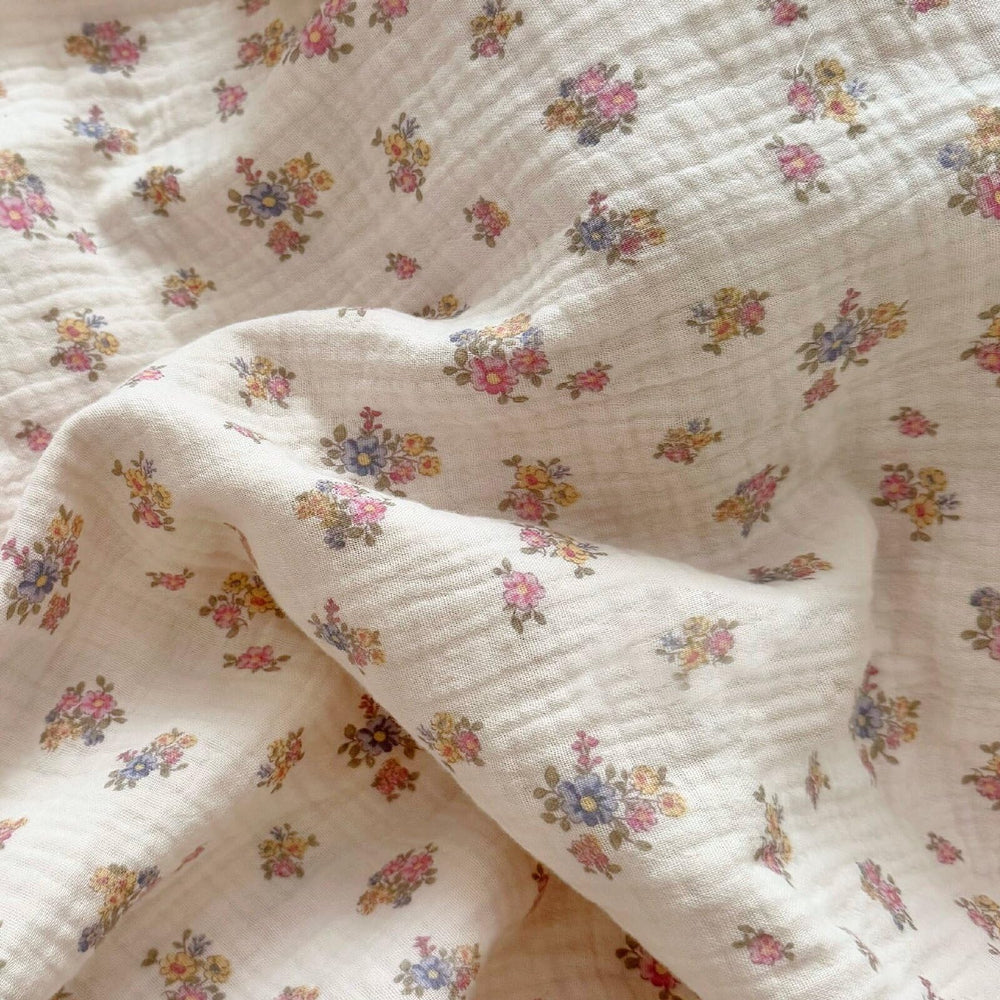 BuLuTu pillowcase with enveloped closure keeps pillow secure during sleep.