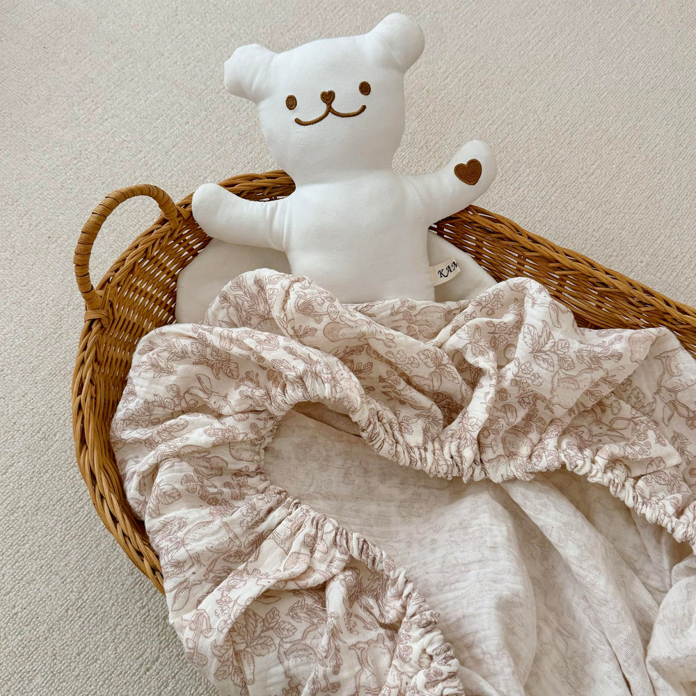 BuLuTu forest rabbit pattern enhances nursery decor with calming visuals.