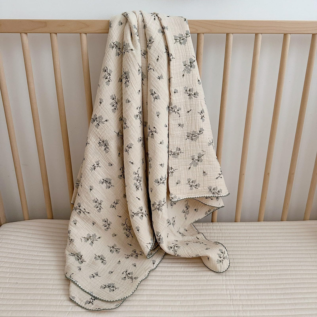 BuLuTu hyacinth pattern muslin blanket for toddlers, breathable year round