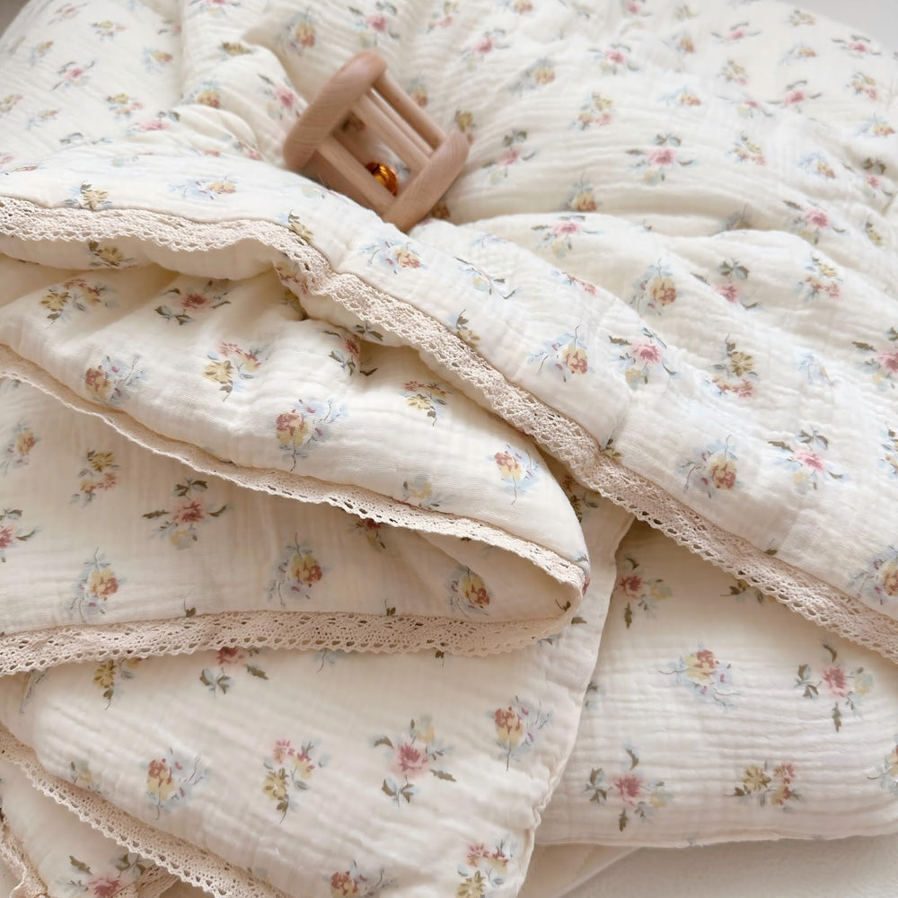 BuLuTu lightweight all-seasons blanket stays breathable during naps.